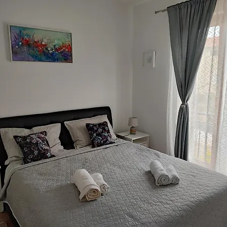 Santa Eufemia 10min Walk To City & Free Garage Parking