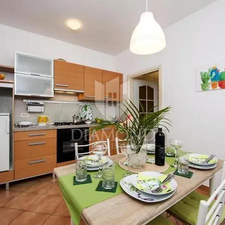 Apartment Santa Eufemia 10min Walk To City & Free Garage Parking Rovinj