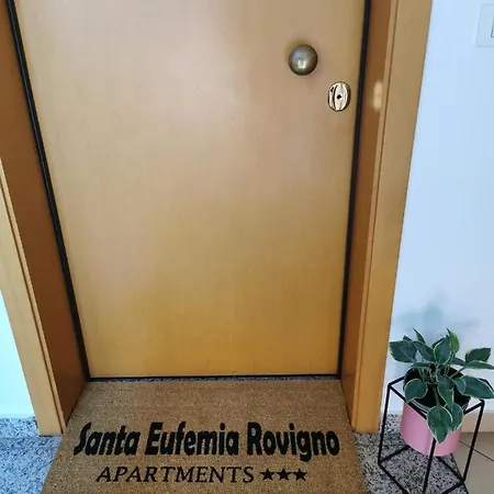 Santa Eufemia 10min Walk To City & Free Garage Parking Apartment Rovinj