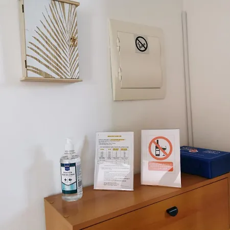 Santa Eufemia 10min Walk To City & Free Garage Parking Apartment *