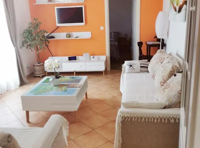 Santa Eufemia 10min Walk To City & Free Garage Parking *