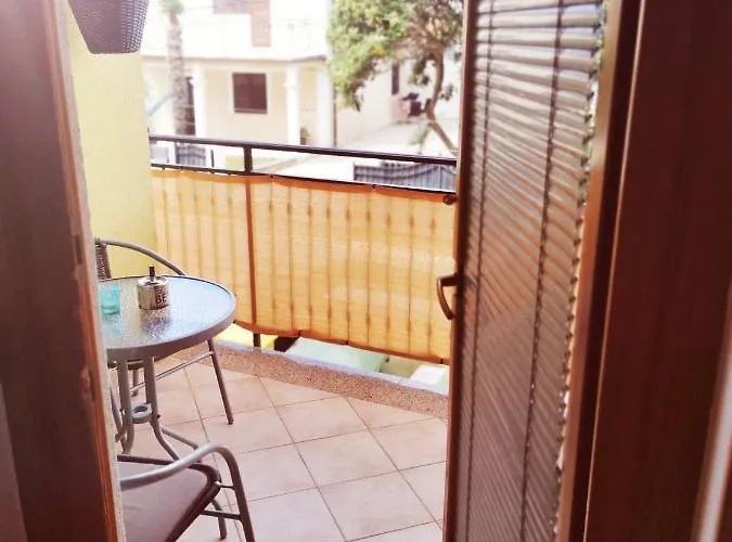 Apartment Santa Eufemia 10min Walk To City & Free Garage Parking Rovinj