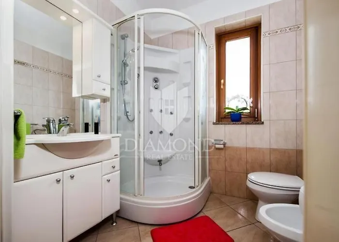 Santa Eufemia 10min Walk To City & Free Garage Parking